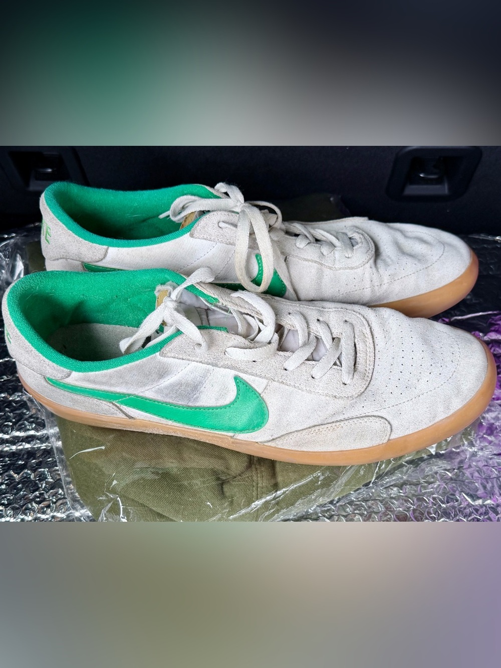 Nike White Suede SB Sneakers with Green Swoosh and Liner